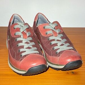 Romika by Josef Seibel Gabriele 17 leather / suede sneaker. Waterproof size 6
